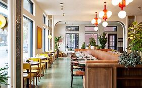 Compare Hotel Genevie Prices 4*